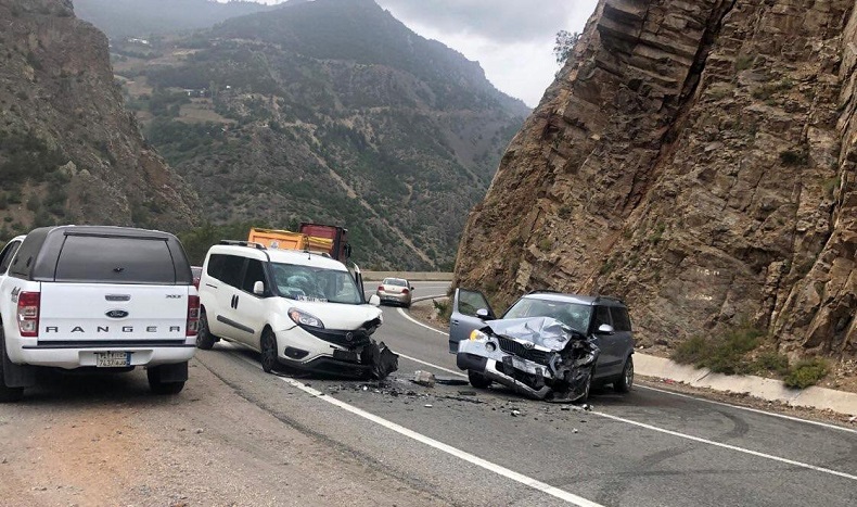 Gümüşhane’de trafik kazası: 4 yaralı