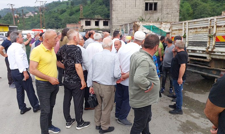 Çay üreticilerinden özel sektöre protesto