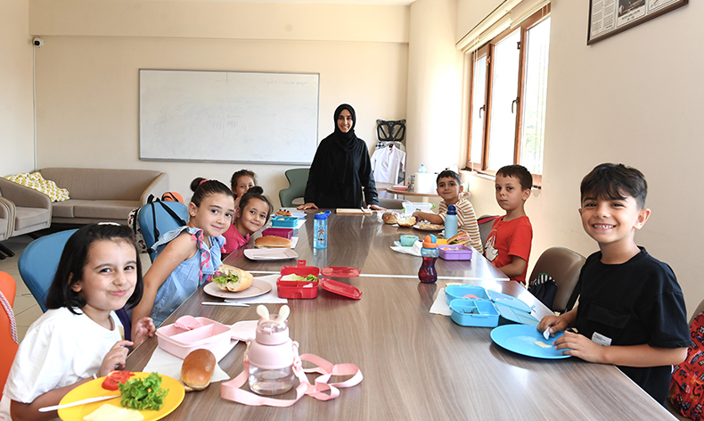 Osmangazi’nin atölyelerinde çocuklar hayatı öğreniyor