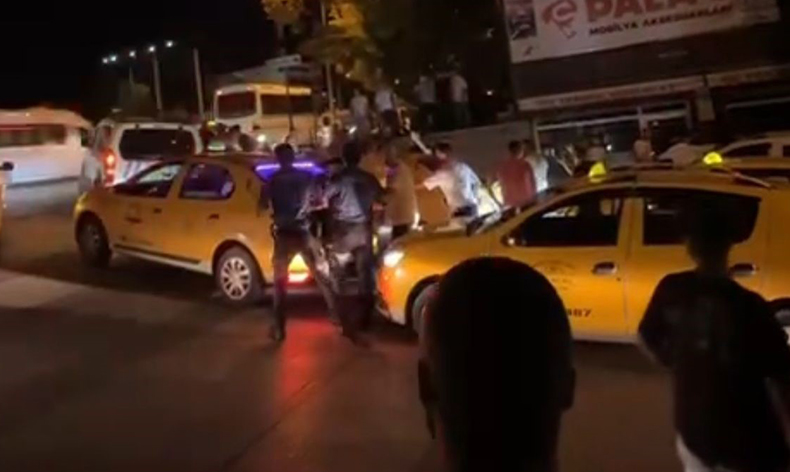 Müşteri taksici kavgasında gasp iddiası ortalığı karıştırdı