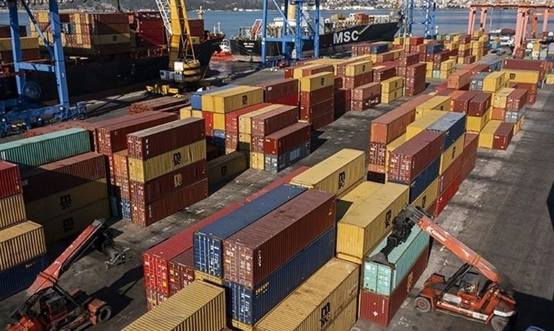 Dış ticaret açığı azaldı