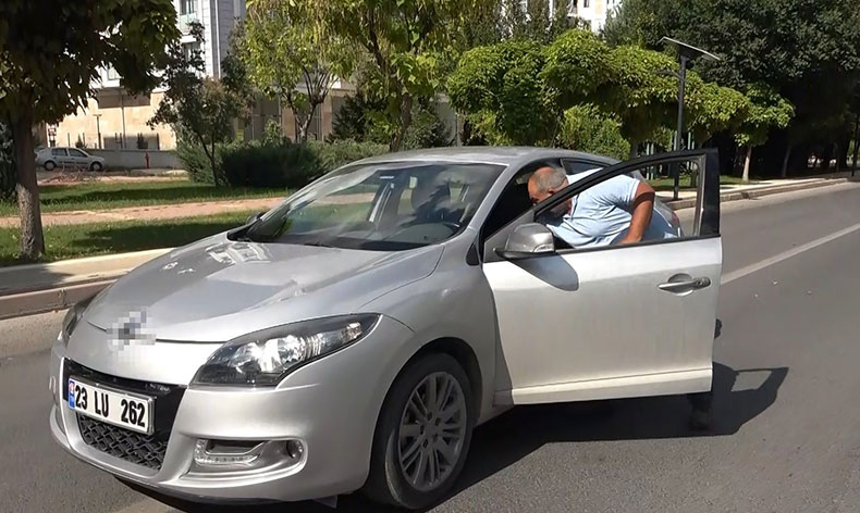 Cezanın şokuyla el frenini çekmeyi unuttu