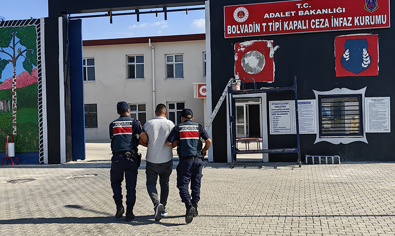 Afyonkarahisar’da kaçak şahıs yakalandı
