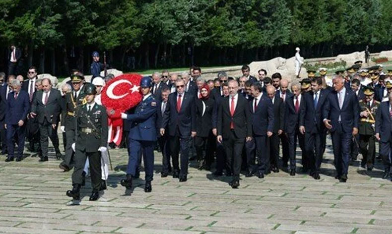 Devlet erkanından Anıtkabir ziyareti