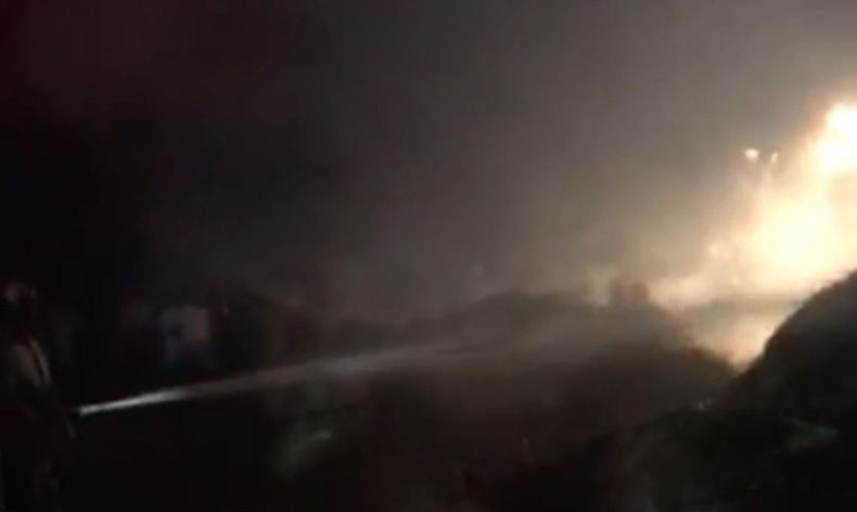 Yüksekova’da gece vakti korkutan yangın