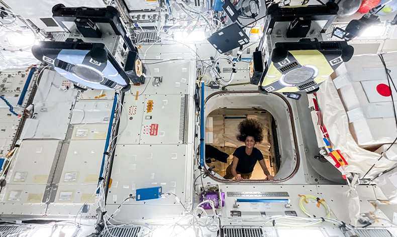 Astronotlar uzayda mahsur kaldı