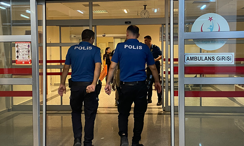 Yaşı küçük çocuklar tekme tokat dövdü