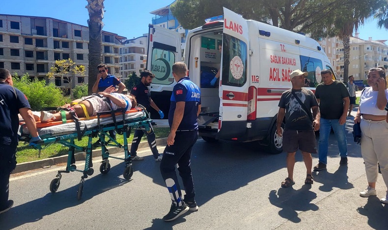 Kamyonet ile motosiklet çarpıştı: 1 yaralı