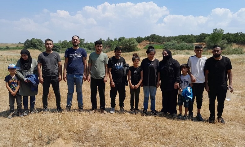 Edirne’den Avrupa’ya geçmek isteyen 26 kaçak göçmen yakalandı