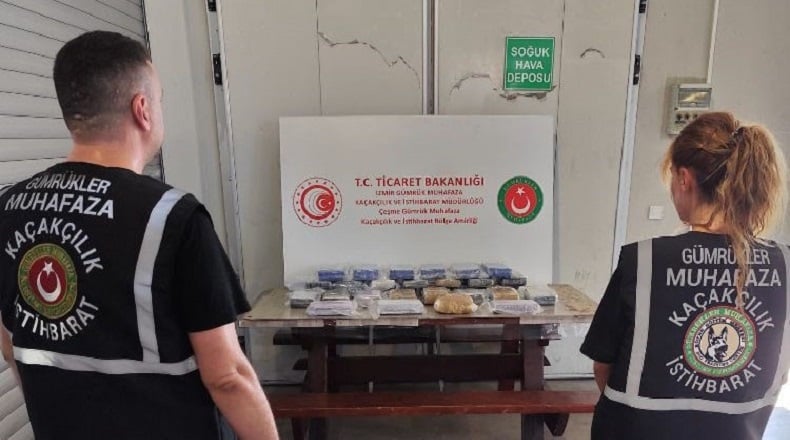 Çeşme Gümrük Muhafaza’dan tarihi uyuşturucu operasyonu