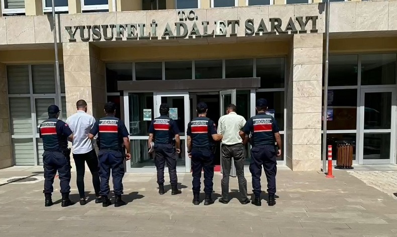 Uyuşturucu ticareti yapan baba ve oğul tutuklandı
