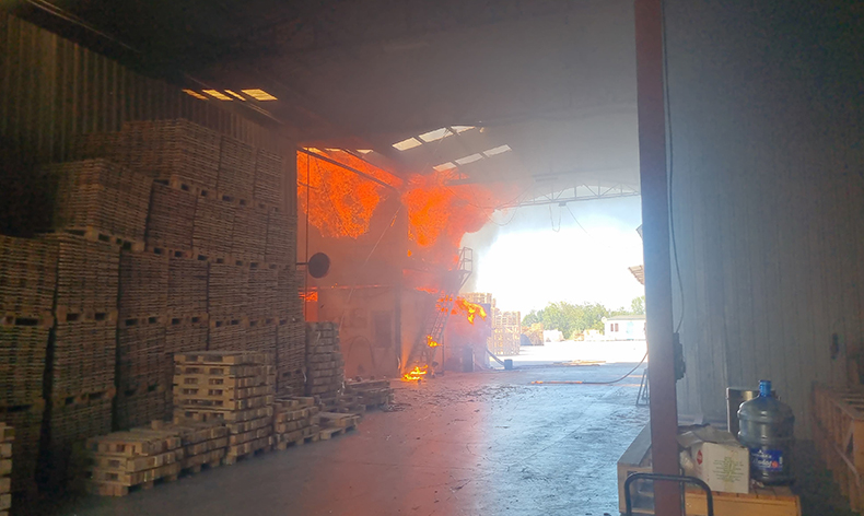 Bursa’da kereste fabrikası yangın