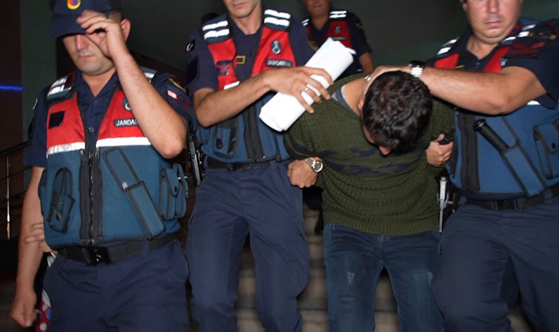 Babasını parçalara bölüp dereye atan şahıs tutuklandı