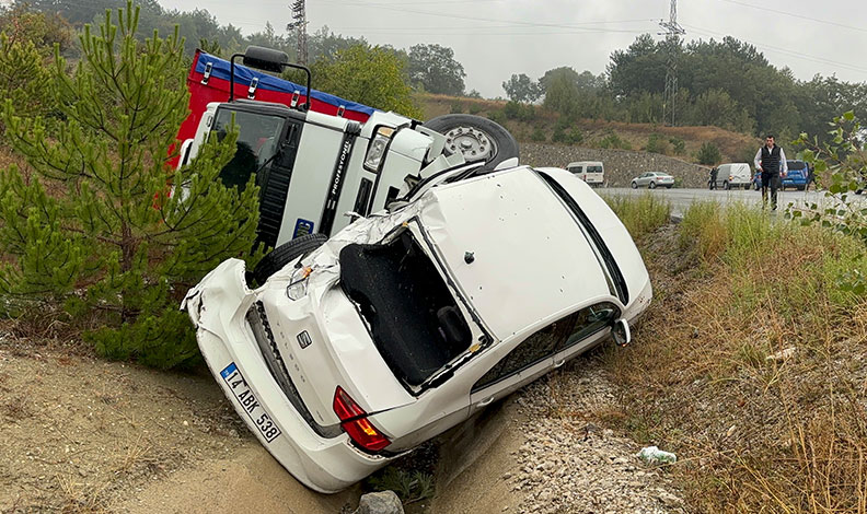 Kazayı görüp duran otomobile kamyon çarptı