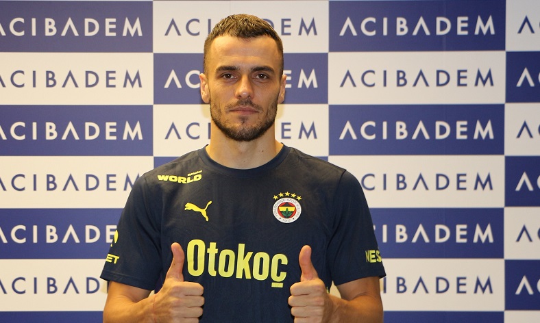 Filip Kostic sağlık kontrolünden geçti