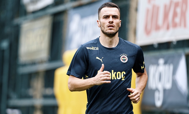 Fenerbahçe’de Kostic ilk antrenmanına çıktı
