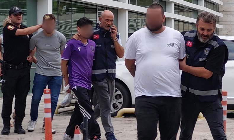 Uyuşturucu ticaretinden 1’i kadın 4 kişi tutuklandı