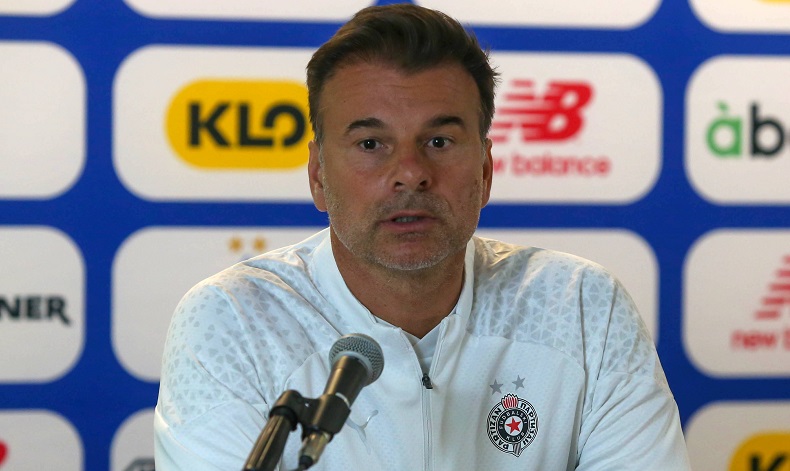 Aleksandar Stanojevic, taraftarın saldırısına uğradı