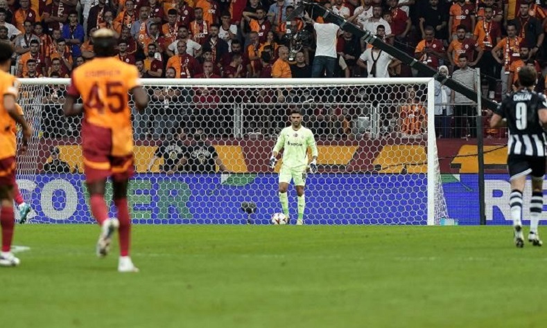 Galatasaray’ın tecrübeli kalecisi Günay Güvenç: “UEFA Avrupa Ligi için hedef koyduk”