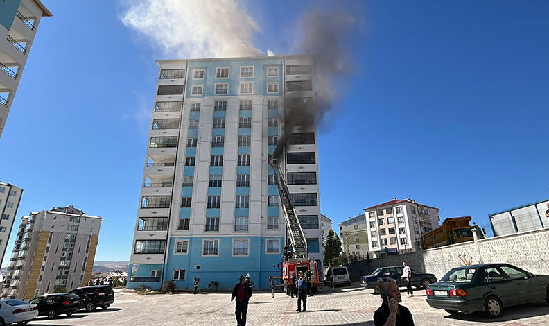 Sivas’ta korkutan yangın