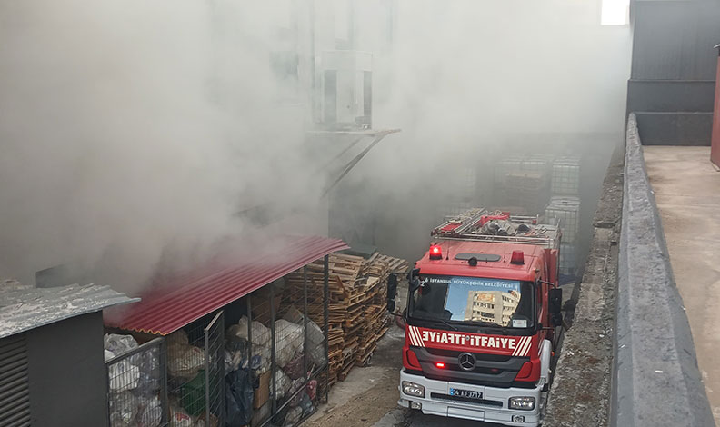 Kimya fabrikasında korkutan yangın