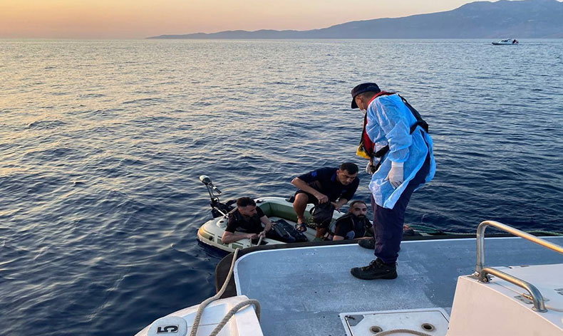 Ayvacık açıklarında 4 kaçak göçmen kurtarıldı