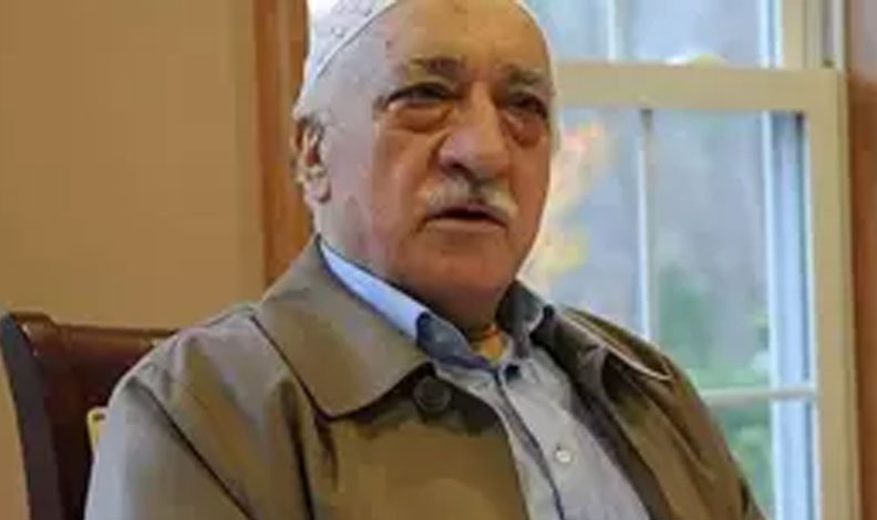 Camiden yapılan terörist Gülen anonsu viral oldu