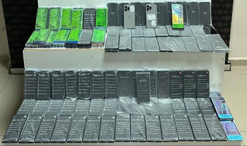Erciş’te kaçak cep telefonu ele geçirildi