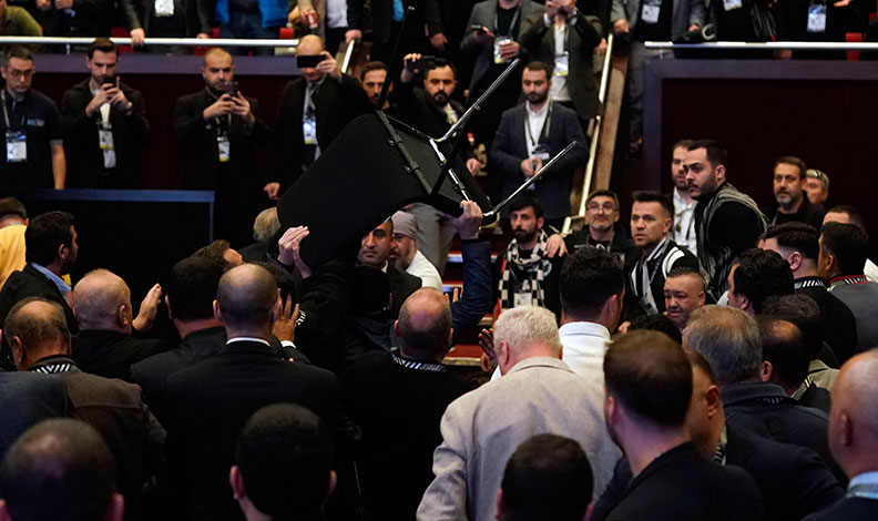 Beşiktaş kongresinde kavga