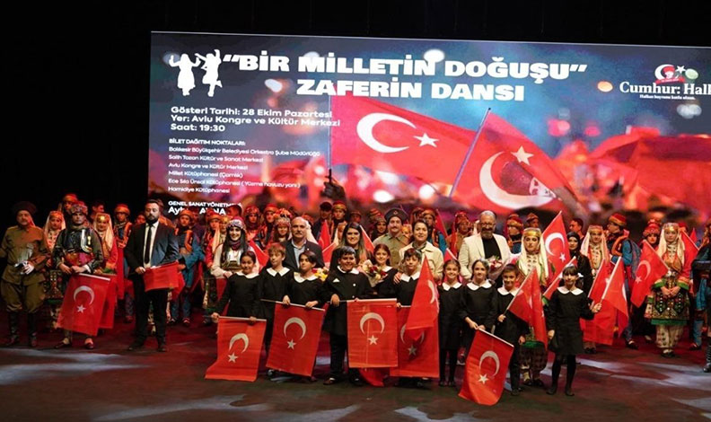 Cumhuriyet’in 101. yılında zaferin dansı sahnelendi