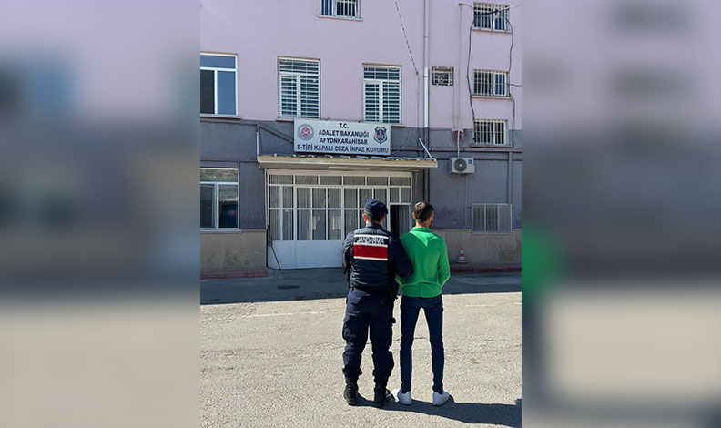 6 yıl 1 ay 6 gün hapis cezasıyla aranan şahsı jandarma yakaladı