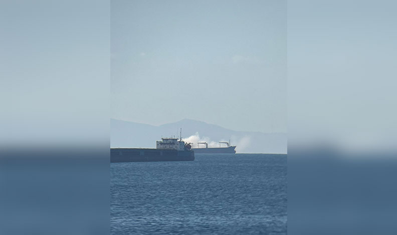 İstanbul Pendik açıklarında gemi yangını