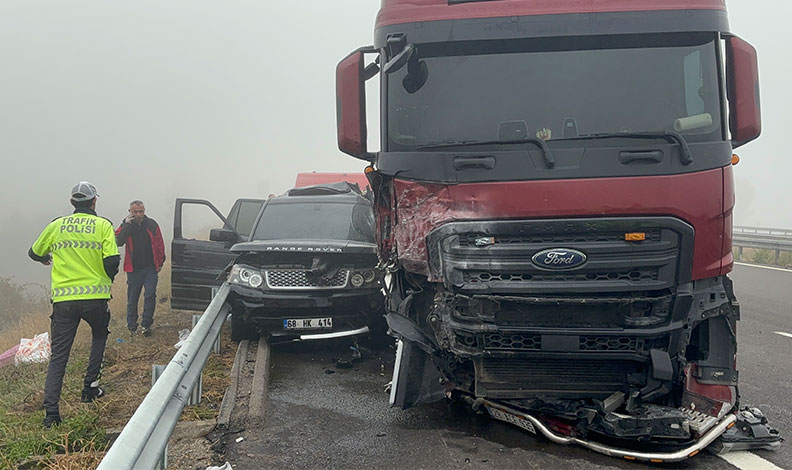 Sisten görmedi, lüks cip metrelerce sürüklendi: 3 yaralı