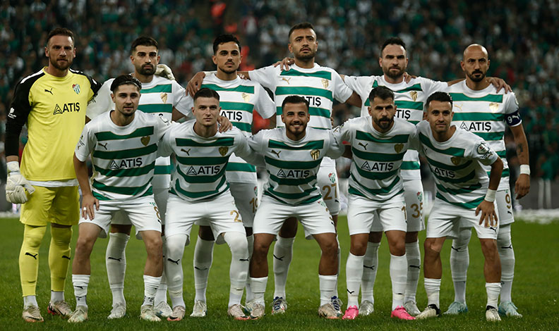 Bursaspor, tüm liglerde gol yemeyen tek takım unvanını koruyor