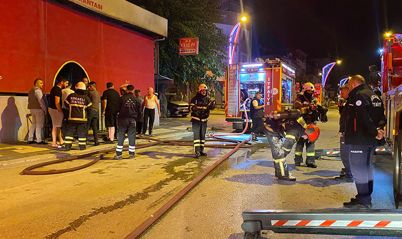 Buzdolabı lokantada yangın çıkardı