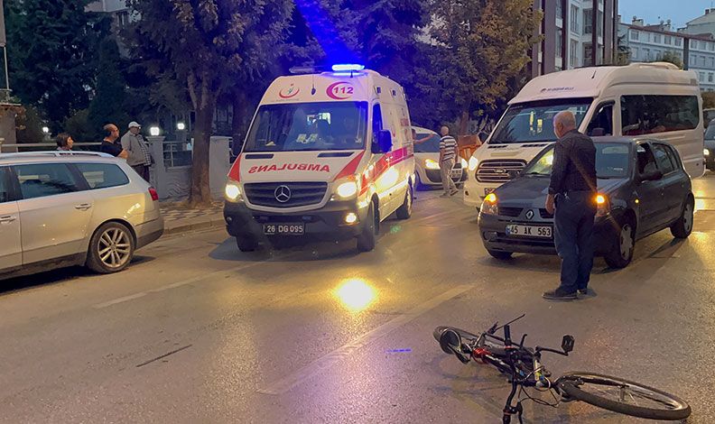 Yaya geçidinden geçen bisikletli çocuğa otomobil çarptı