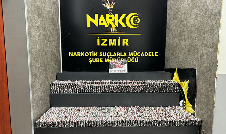 Uyuşturucu taciri sokak ortasında 26 binden fazla hapla yakalandı
