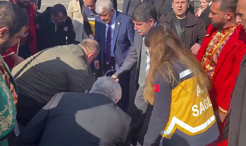 Kutlamada fenalaşan mehteran bölükbaşına ilk müdahaleyi milletvekilleri yaptı