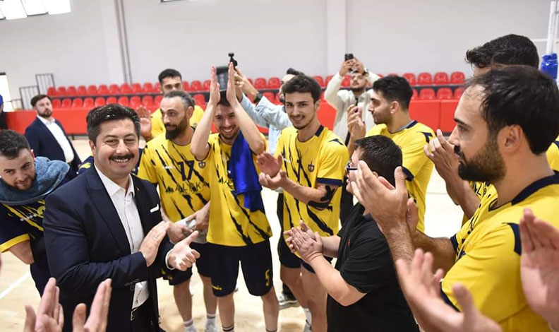 Yenişehir Belediyespor ilk maçında galip geldi