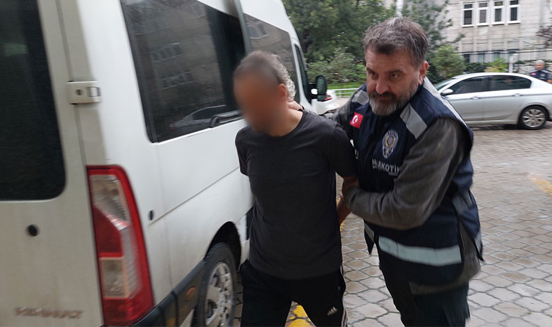 Samsun’da 6 kilo 700 gram esrarla yakalanan şahıs adliyeye sevk edildi
