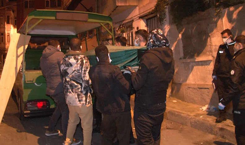 4 katlı binadan anne ve bebeğinin cesedi çıktı