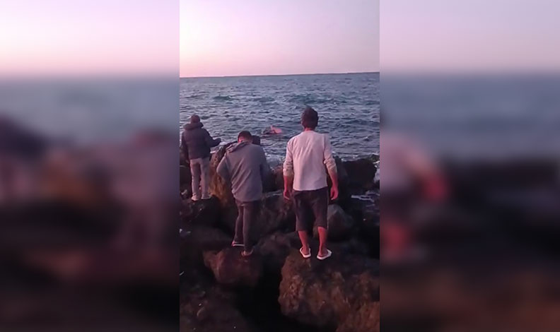 Boğulmak üzere olan bir vatandaşı balıkçı teknesi kurtardı