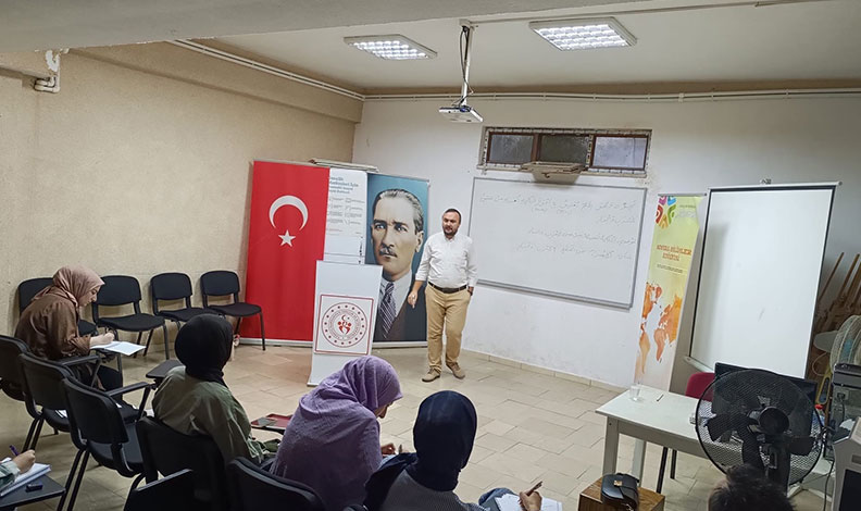Muğla’da üniversiteli gençler Arapça derslerinde buluşuyor