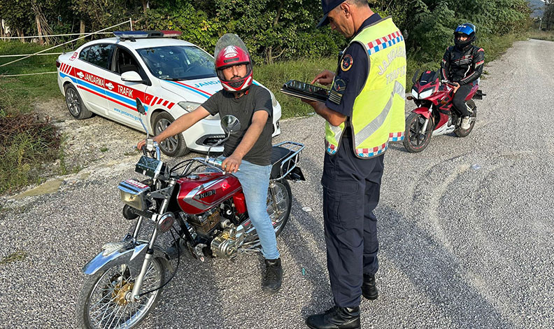 Alaplı’da motosiklet denetimleri aralıksız sürüyor