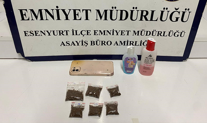 Esenyurt’ta uyuşturucu alışverişi yapan 2 şüpheli yakalandı