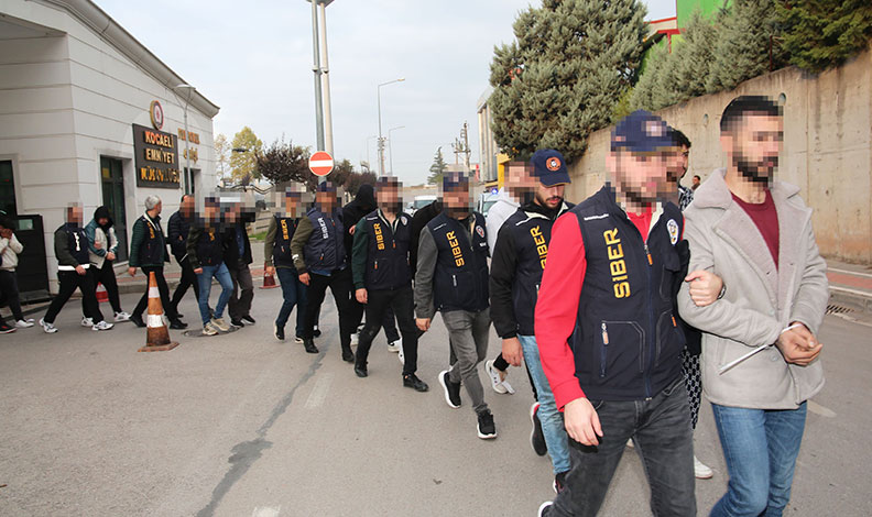Bungalov dolandırıcılarına 14 ilde eş zamanlı operasyon: 51 şüpheli yakalandı