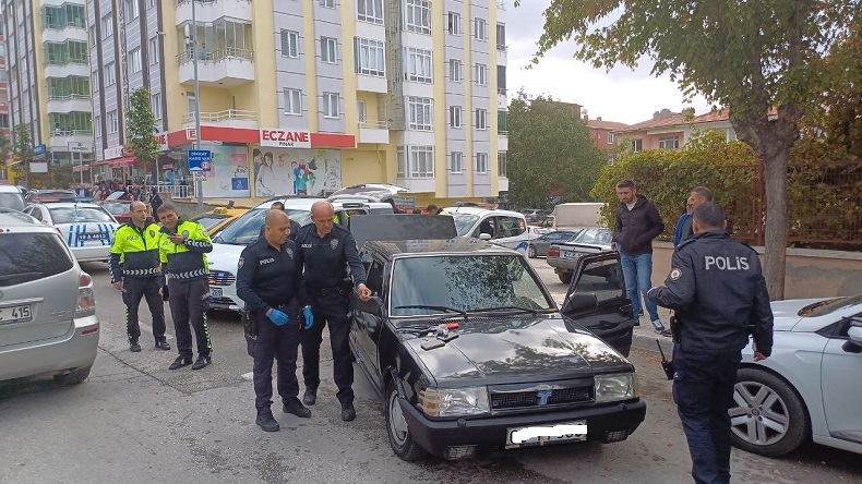 Şüphe üzerine durdurulan araçtan uyuşturucu çıktı