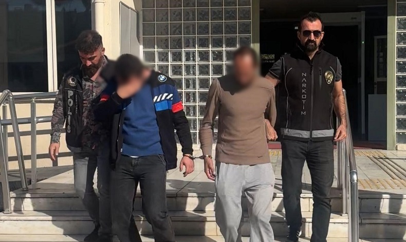 Uyuşturucu tacirleri polise takıldı