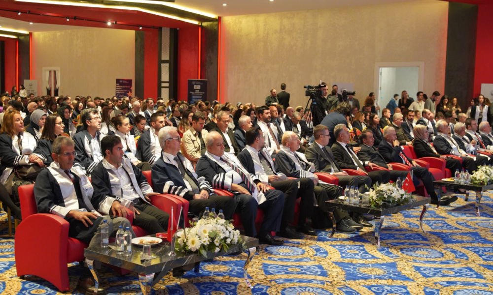 İGÜ, Binali Yıldırım’a Fahri Doktora Diploması tevcih etti