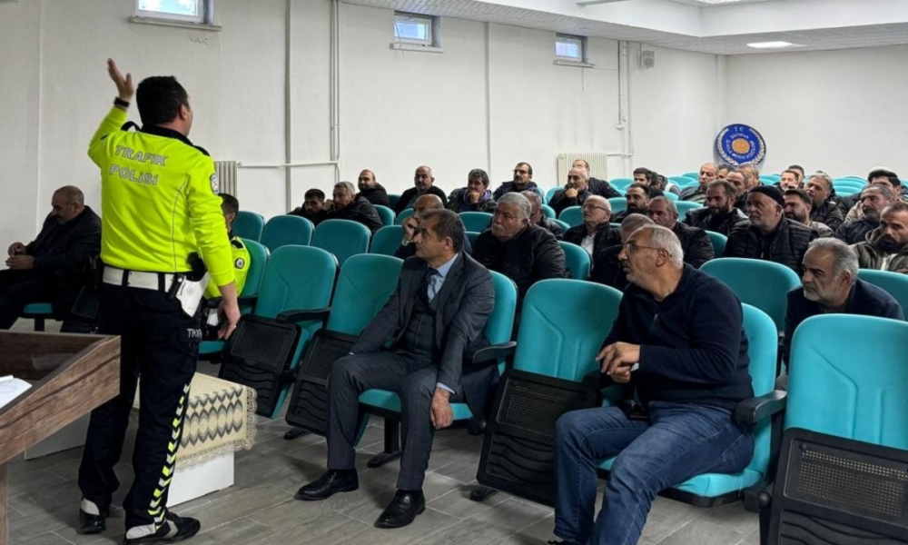 Okul servis şoförlerine yönelik bilgilendirme toplantısı düzenlendi